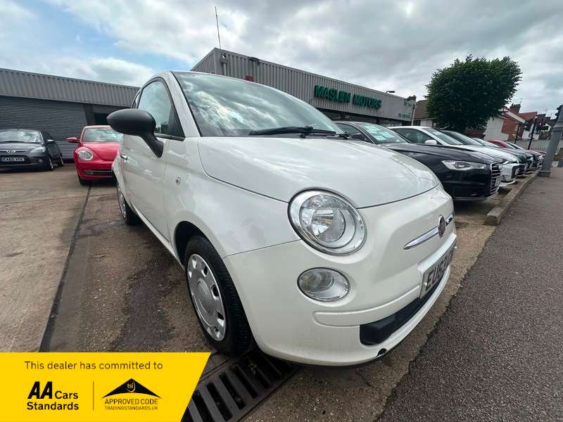 A 2013 FIAT 500 POP A 2013 FIAT 500 POP