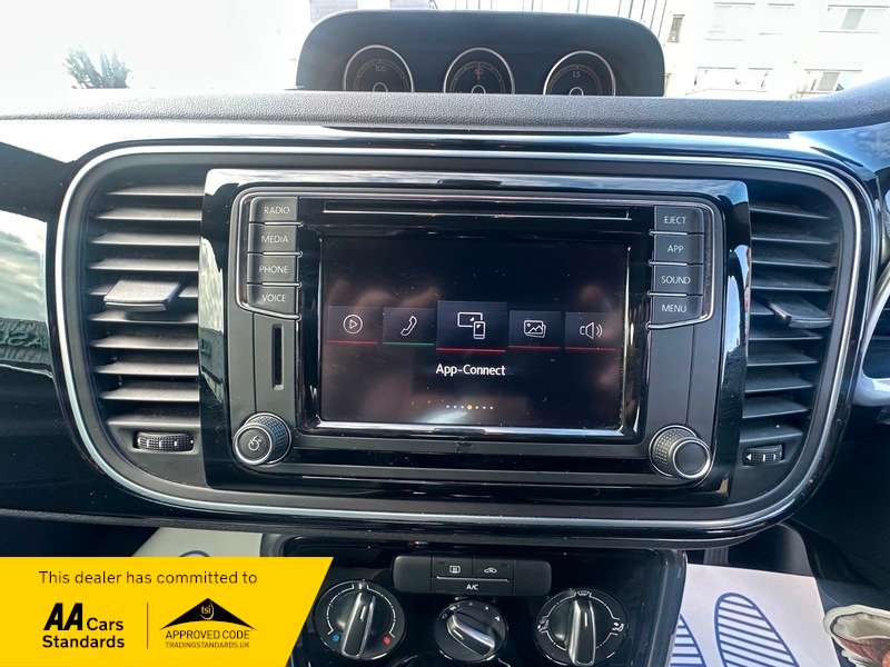 2018 VOLKSWAGEN BEETLE 2018 VOLKSWAGEN BEETLE