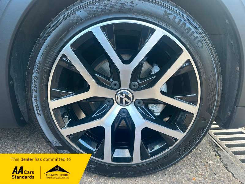 2018 VOLKSWAGEN BEETLE 2018 VOLKSWAGEN BEETLE