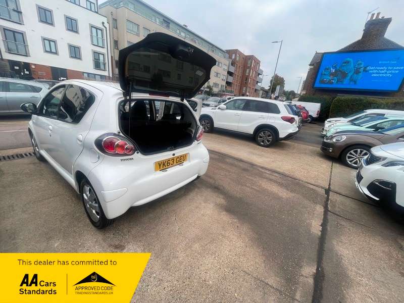 2013 TOYOTA AYGO 2013 TOYOTA AYGO