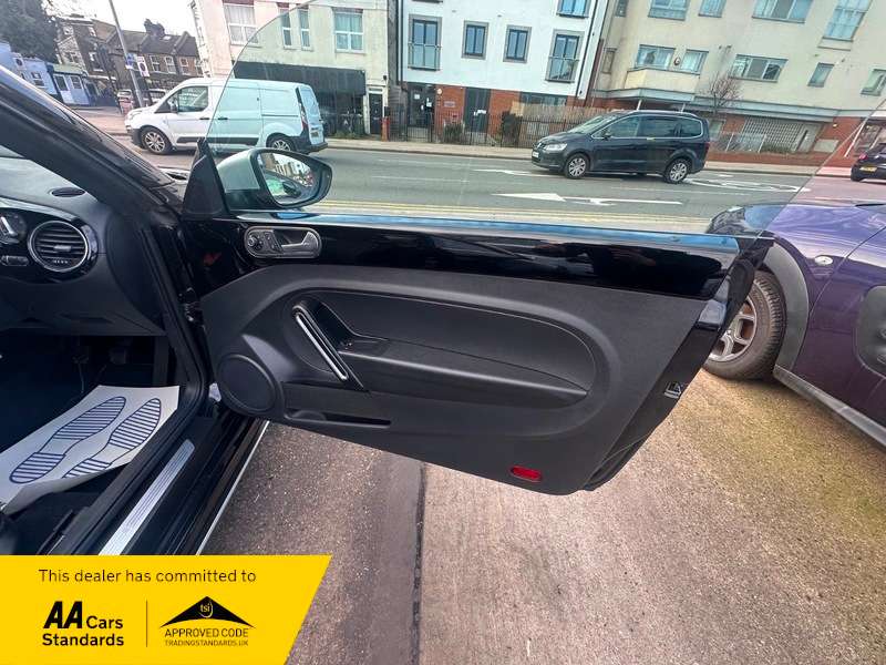 2018 VOLKSWAGEN BEETLE 2018 VOLKSWAGEN BEETLE