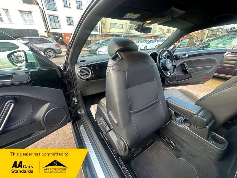 2018 VOLKSWAGEN BEETLE 2018 VOLKSWAGEN BEETLE