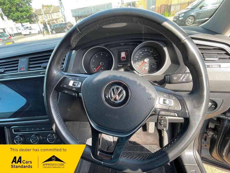 2018 VOLKSWAGEN TIGUAN 2018 VOLKSWAGEN TIGUAN