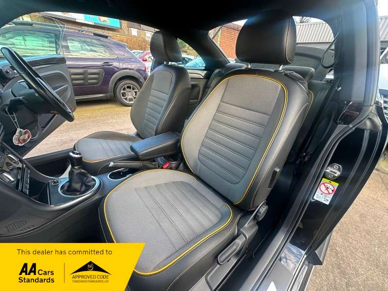 2018 VOLKSWAGEN BEETLE 2018 VOLKSWAGEN BEETLE