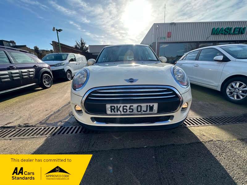 A 2015 MINI MINI ONE A 2015 MINI MINI ONE