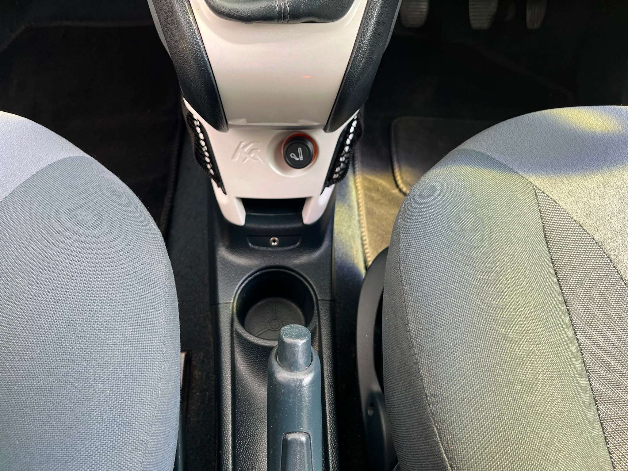 2011 FORD KA 2011 FORD KA