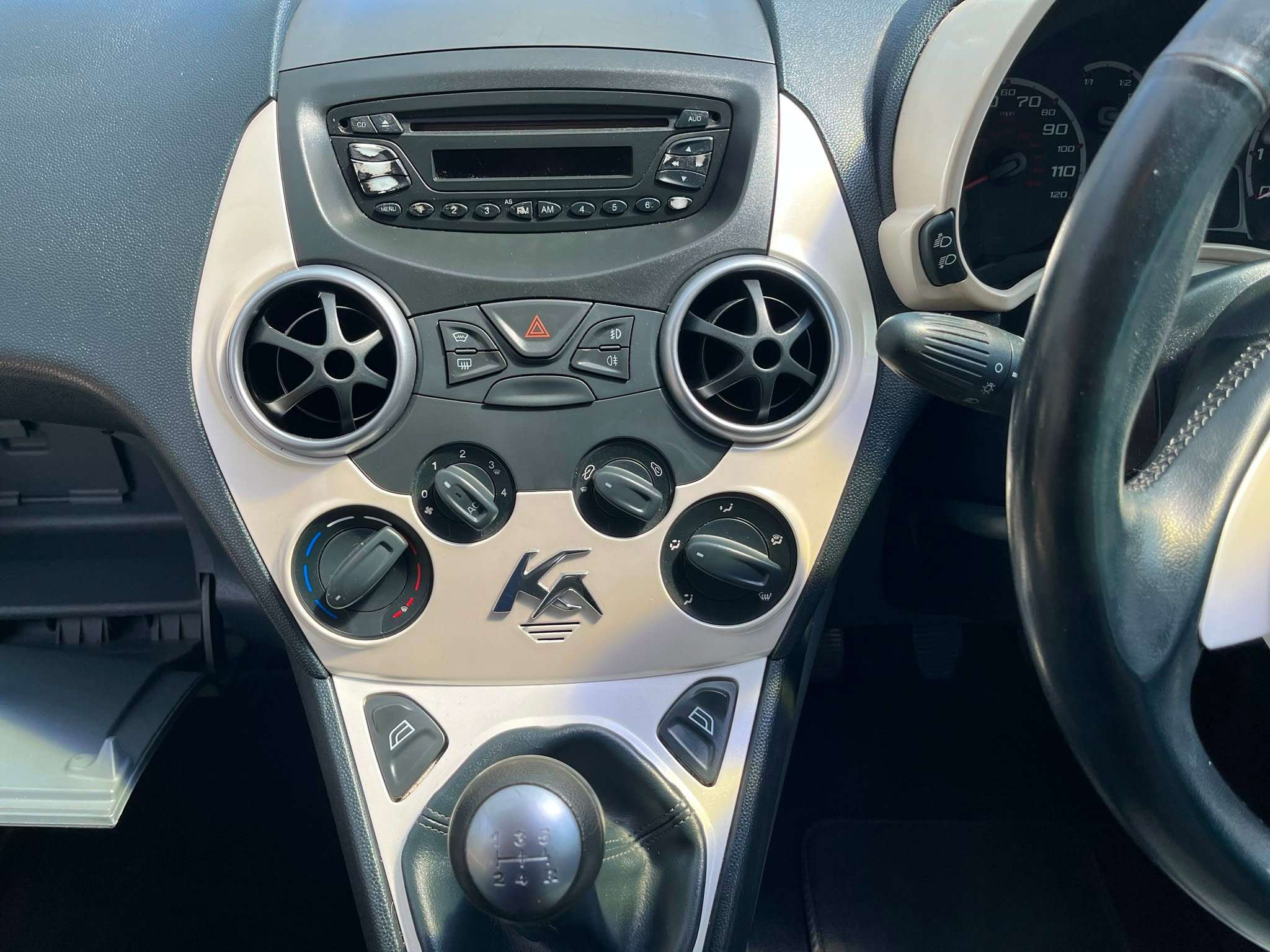 2011 FORD KA 2011 FORD KA