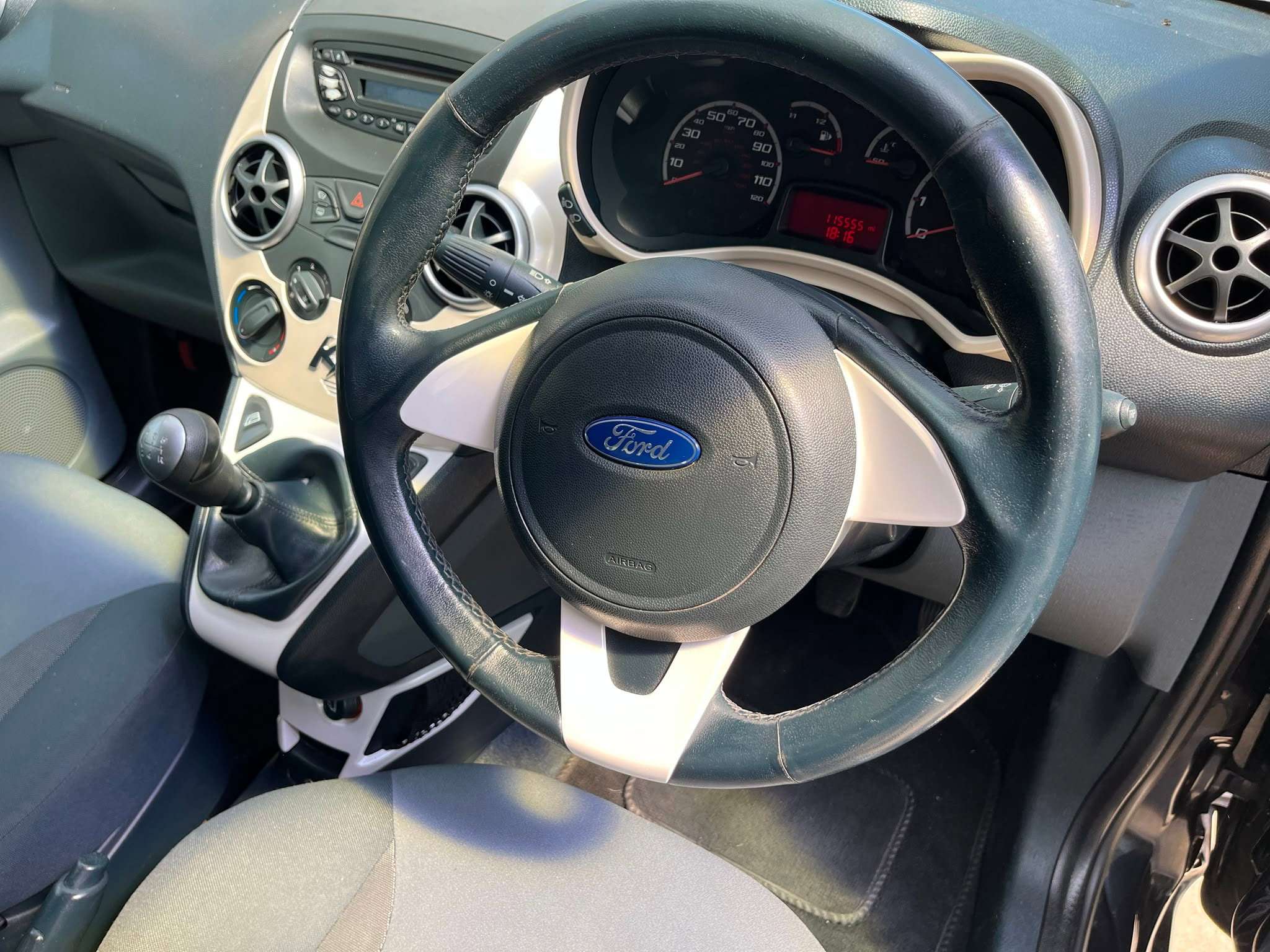 2011 FORD KA 2011 FORD KA