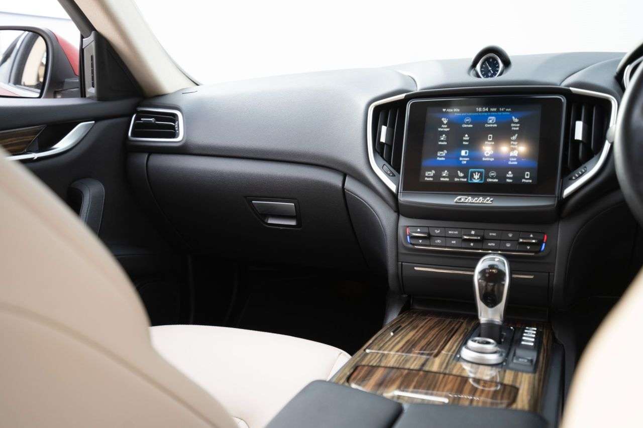 2016 MASERATI GHIBLI 2016 MASERATI GHIBLI