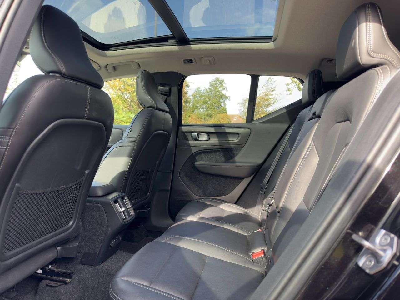 2019 VOLVO XC40 2019 VOLVO XC40