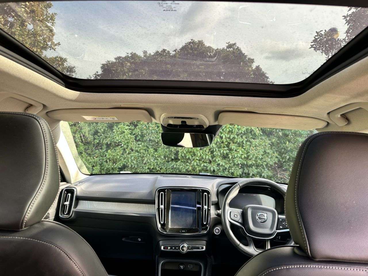 2019 VOLVO XC40 2019 VOLVO XC40