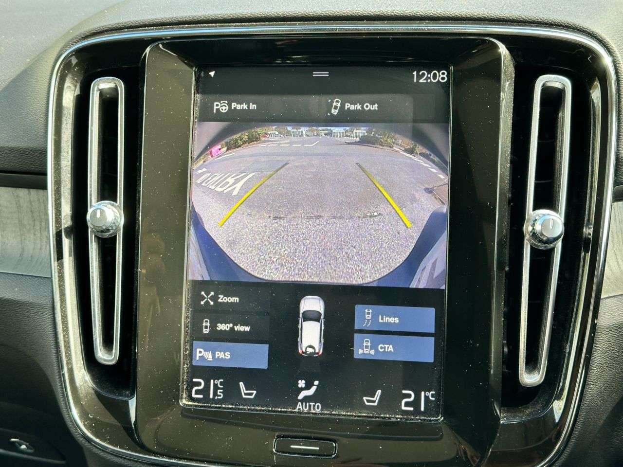 2019 VOLVO XC40 2019 VOLVO XC40