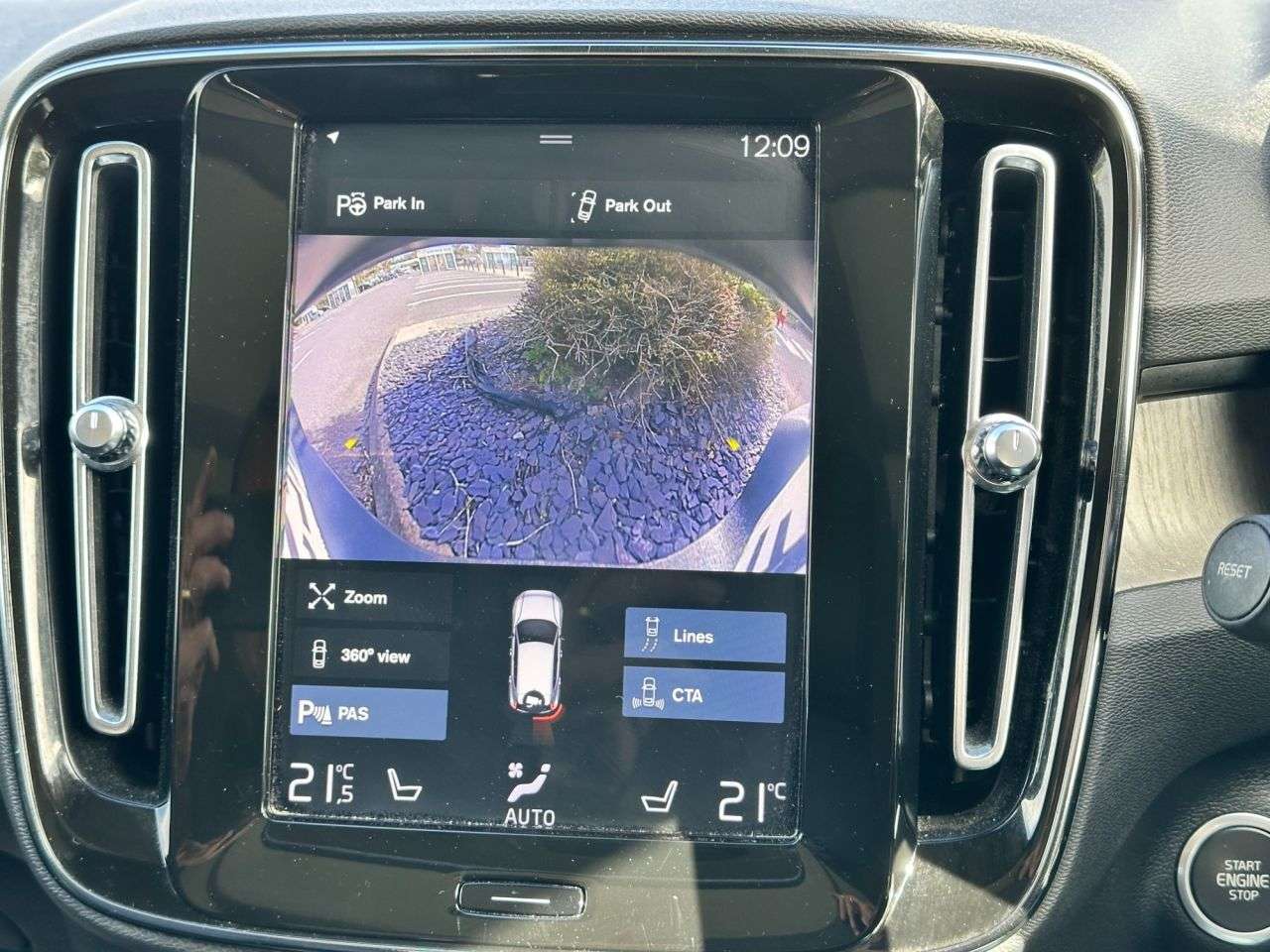 2019 VOLVO XC40 2019 VOLVO XC40