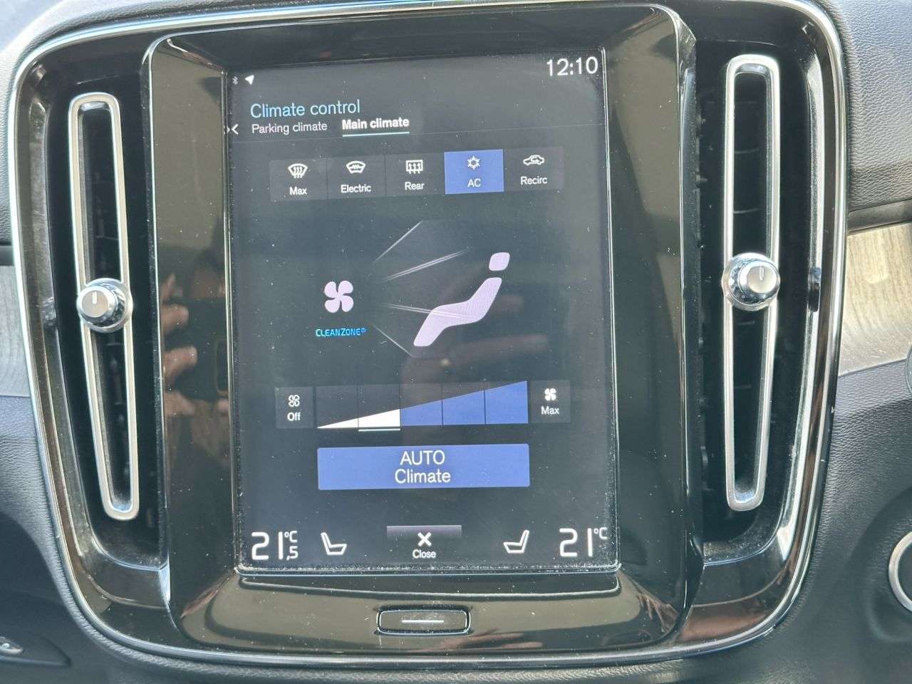 2019 VOLVO XC40 2019 VOLVO XC40