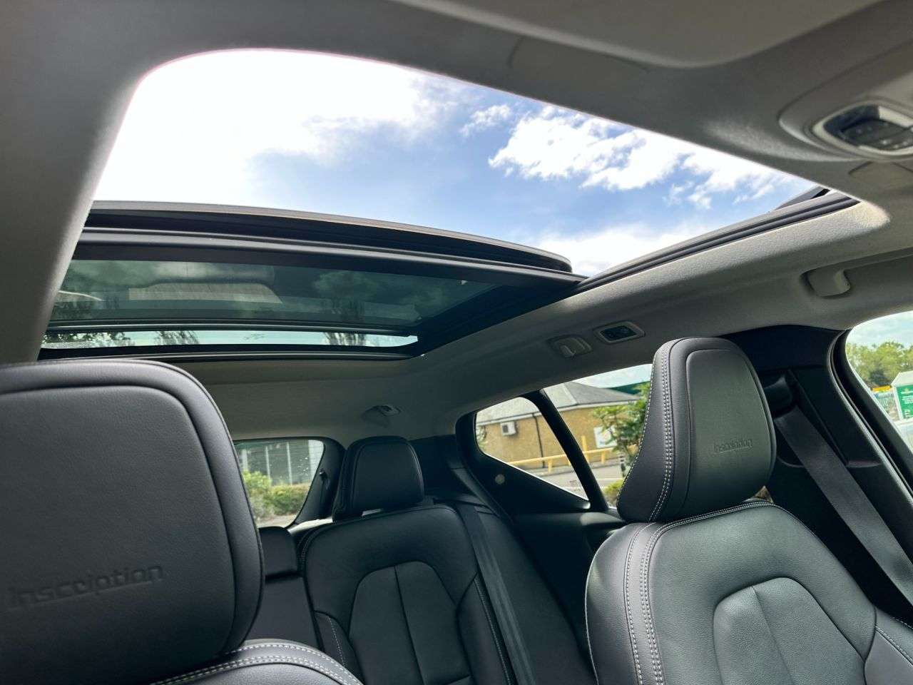 2019 VOLVO XC40 2019 VOLVO XC40