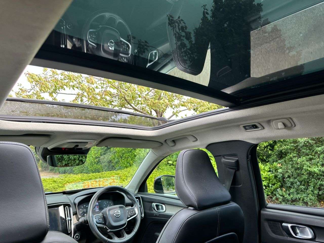 2019 VOLVO XC40 2019 VOLVO XC40