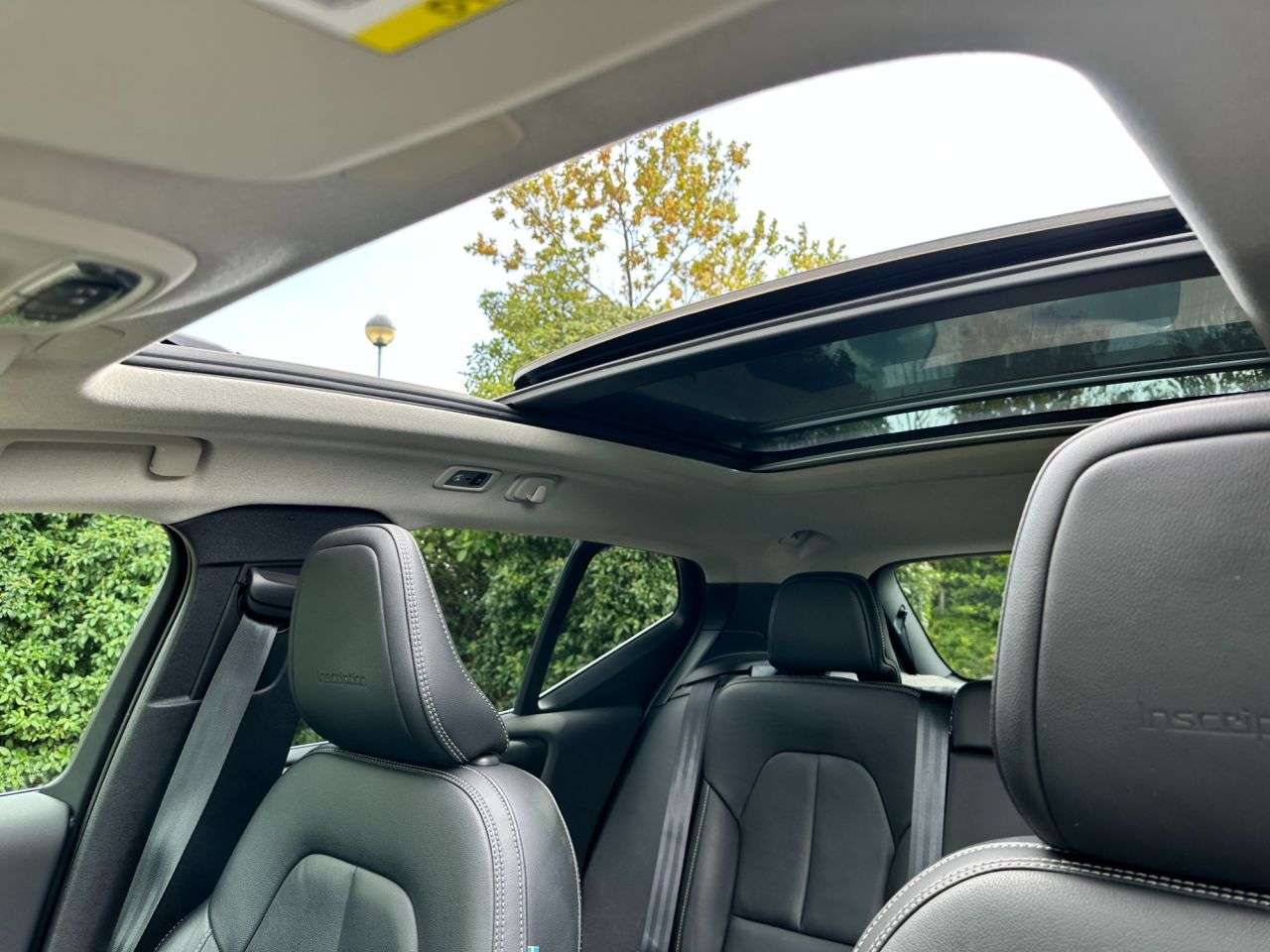 2019 VOLVO XC40 2019 VOLVO XC40