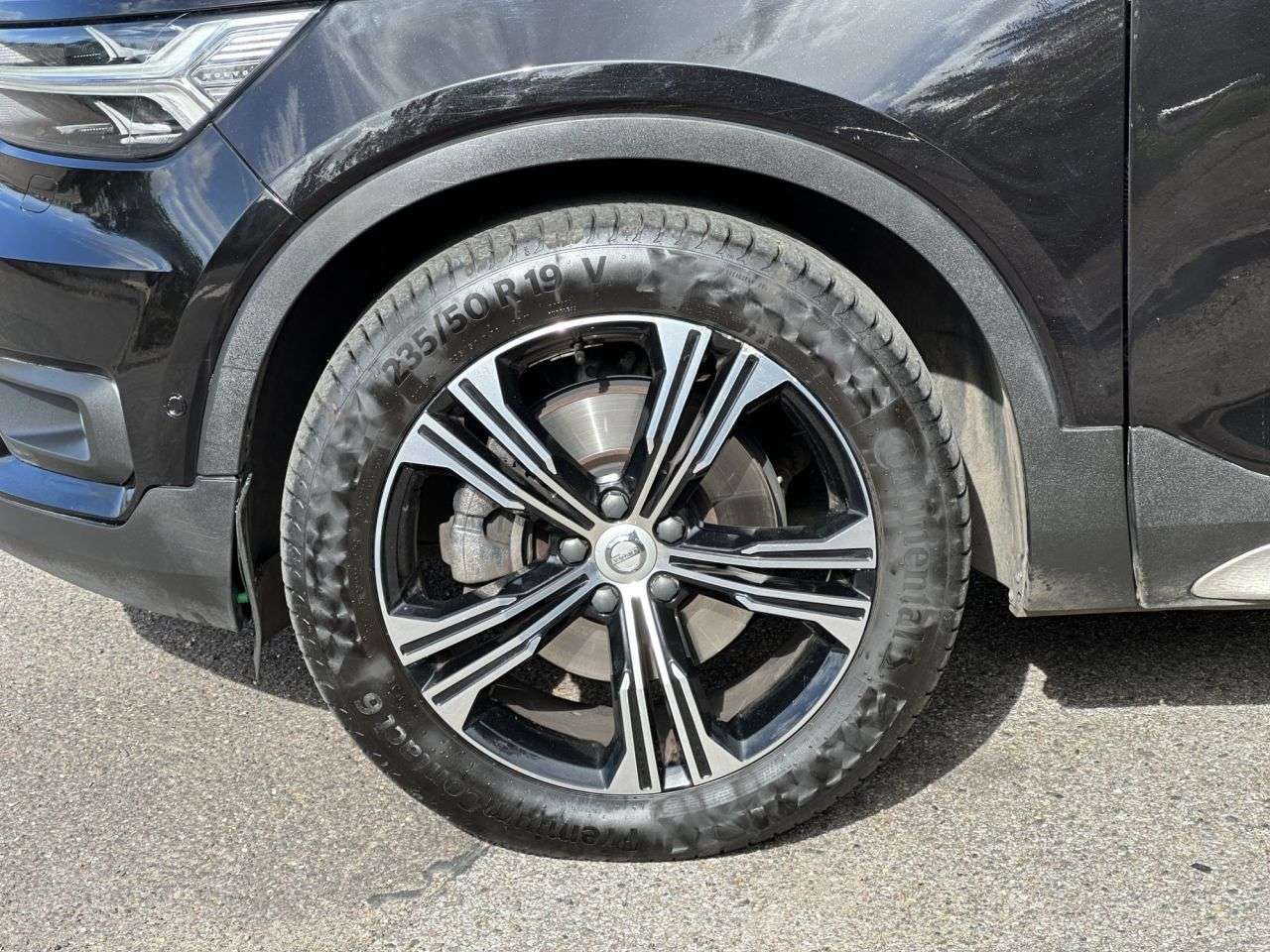 2019 VOLVO XC40 2019 VOLVO XC40