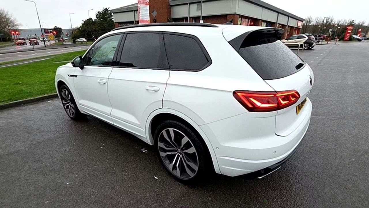 A 2020 VOLKSWAGEN TOUAREG 3.0 TDI V6 Black Edition SUV 5dr Diesel Tiptronic 4Motion Euro 6 (s/s) (286 A 2020 VOLKSWAGEN TOUAREG 3.0 TDI V6 Black Edition SUV 5dr Diesel Tiptronic 4Motion Euro 6 (s/s) (286