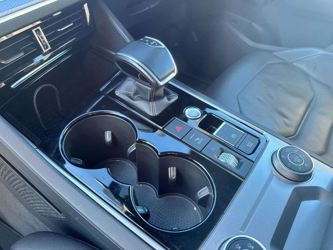 2020 VOLKSWAGEN TOUAREG 2020 VOLKSWAGEN TOUAREG