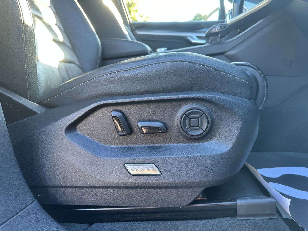 2020 VOLKSWAGEN TOUAREG 2020 VOLKSWAGEN TOUAREG