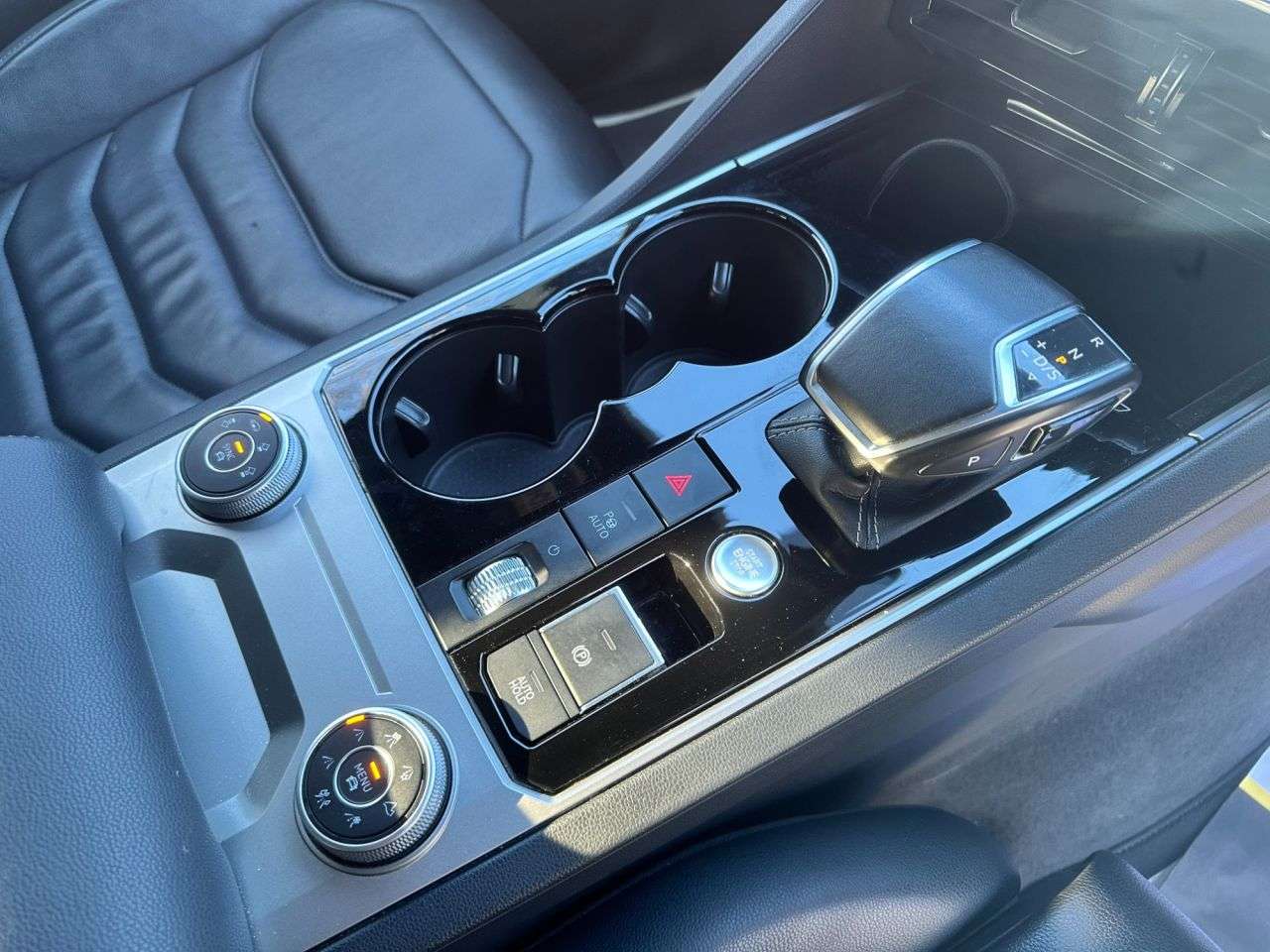 2020 VOLKSWAGEN TOUAREG 2020 VOLKSWAGEN TOUAREG