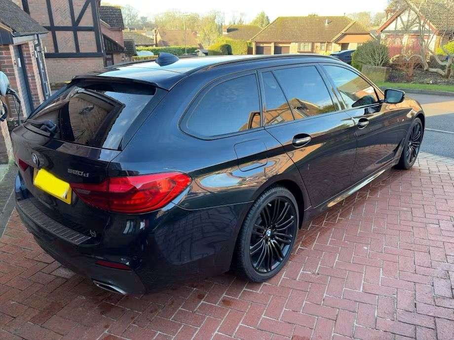 A 2017 BMW 5 SERIES 2.0 520d M Sport Touring 5dr Diesel Auto Euro 6 (s/s) (190 ps) 19' A 2017 BMW 5 SERIES 2.0 520d M Sport Touring 5dr Diesel Auto Euro 6 (s/s) (190 ps) 19'