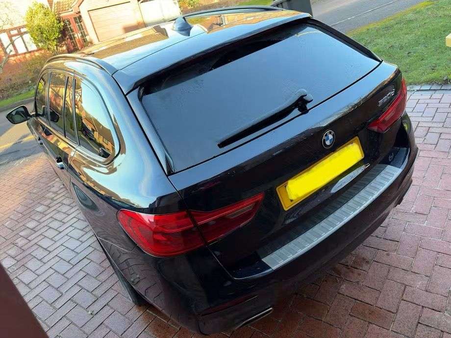 A 2017 BMW 5 SERIES 2.0 520d M Sport Touring 5dr Diesel Auto Euro 6 (s/s) (190 ps) 19' A 2017 BMW 5 SERIES 2.0 520d M Sport Touring 5dr Diesel Auto Euro 6 (s/s) (190 ps) 19'