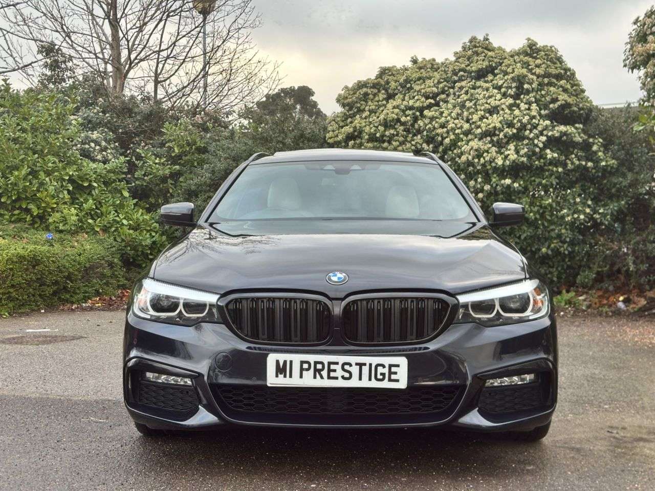 A 2017 BMW 5 SERIES 2.0 520d M Sport Touring 5dr Diesel Auto Euro 6 (s/s) (190 ps) 19' A 2017 BMW 5 SERIES 2.0 520d M Sport Touring 5dr Diesel Auto Euro 6 (s/s) (190 ps) 19'