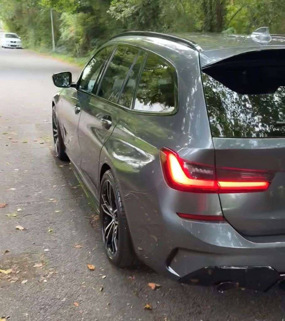 A 2021 BMW 3 SERIES 2.0 320i M Sport Touring 5dr Petrol Auto Euro 6 (s/s) (184 ps) REVCAM-CAR P A 2021 BMW 3 SERIES 2.0 320i M Sport Touring 5dr Petrol Auto Euro 6 (s/s) (184 ps) REVCAM-CAR P