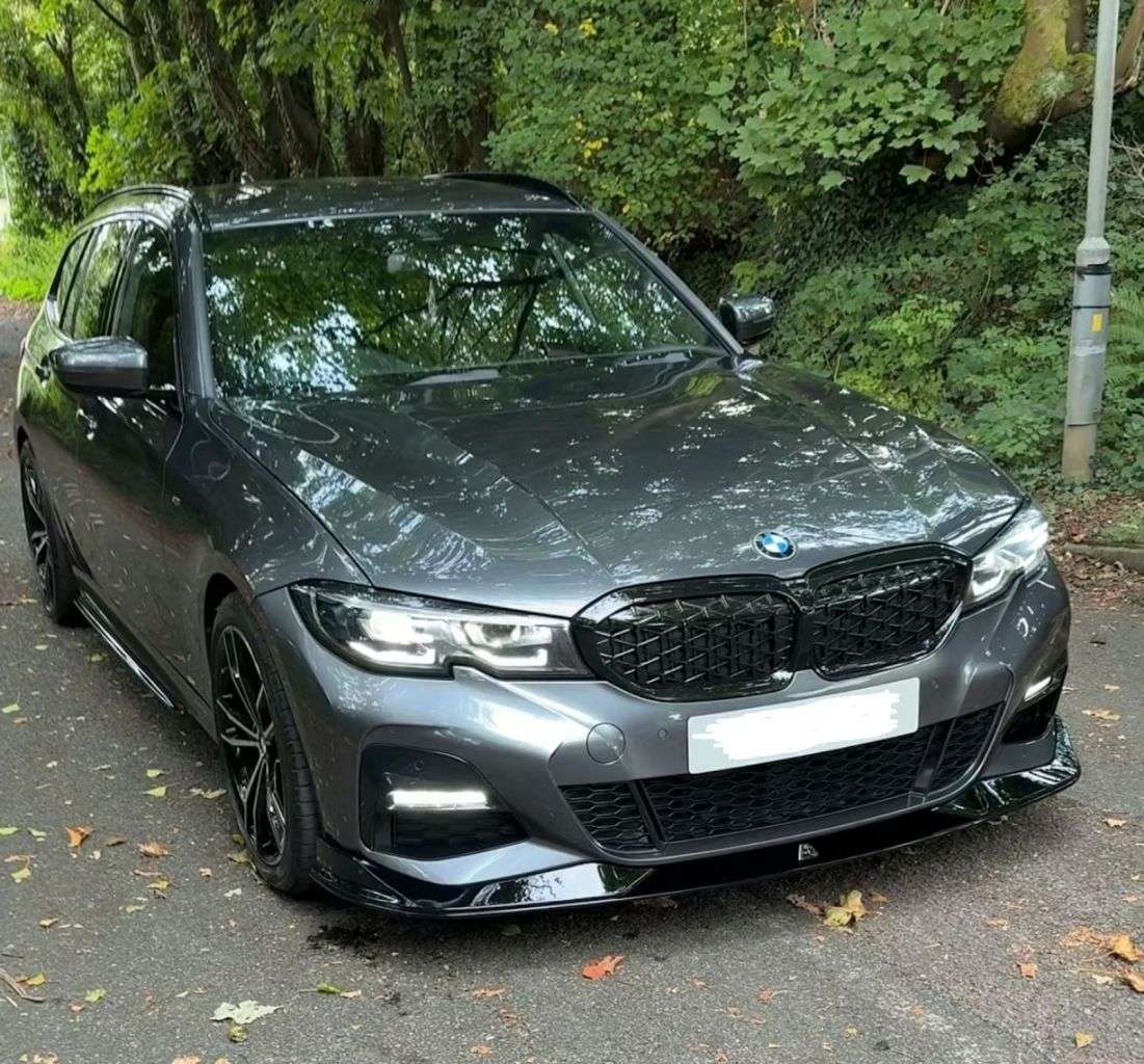 A 2021 BMW 3 SERIES 2.0 320i M Sport Touring 5dr Petrol Auto Euro 6 (s/s) (184 ps) REVCAM-CAR P A 2021 BMW 3 SERIES 2.0 320i M Sport Touring 5dr Petrol Auto Euro 6 (s/s) (184 ps) REVCAM-CAR P