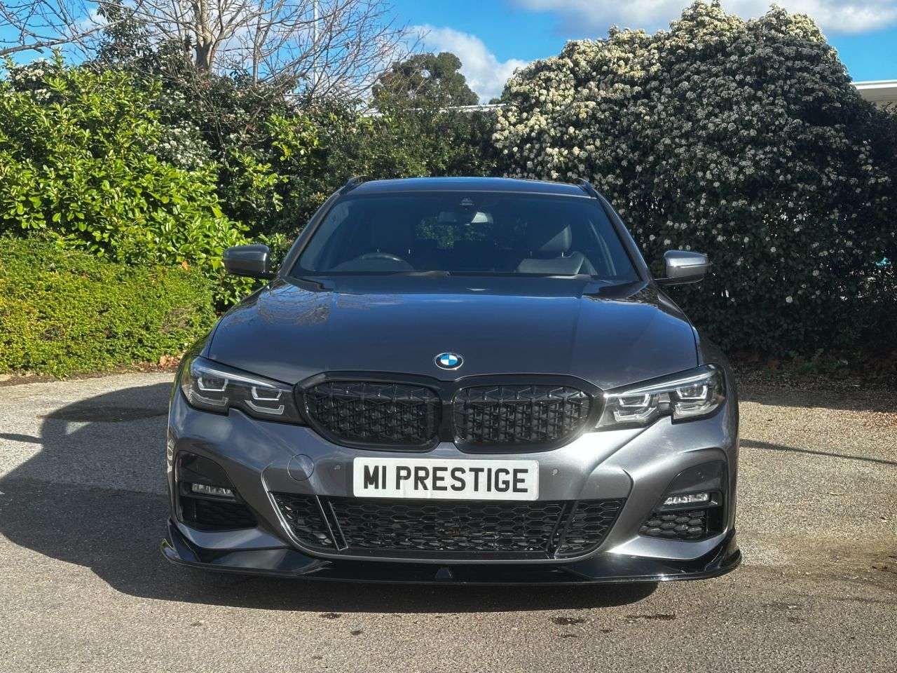 A 2021 BMW 3 SERIES 2.0 320i M Sport Touring 5dr Petrol Auto Euro 6 (s/s) (184 ps) REVCAM-CAR P A 2021 BMW 3 SERIES 2.0 320i M Sport Touring 5dr Petrol Auto Euro 6 (s/s) (184 ps) REVCAM-CAR P