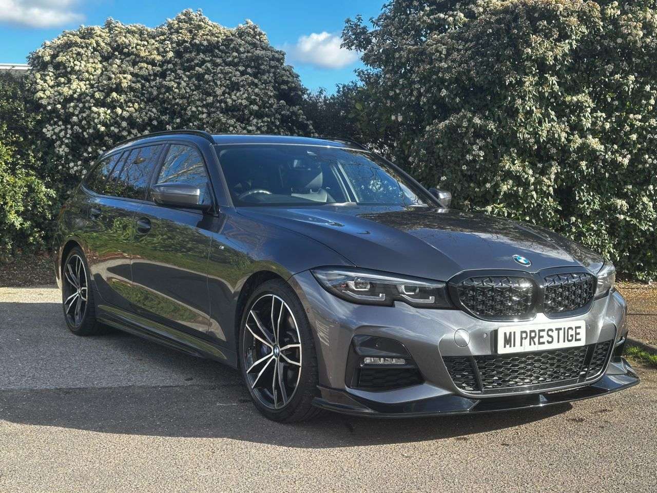 A 2021 BMW 3 SERIES 2.0 320i M Sport Touring 5dr Petrol Auto Euro 6 (s/s) (184 ps) REVCAM-CAR P A 2021 BMW 3 SERIES 2.0 320i M Sport Touring 5dr Petrol Auto Euro 6 (s/s) (184 ps) REVCAM-CAR P