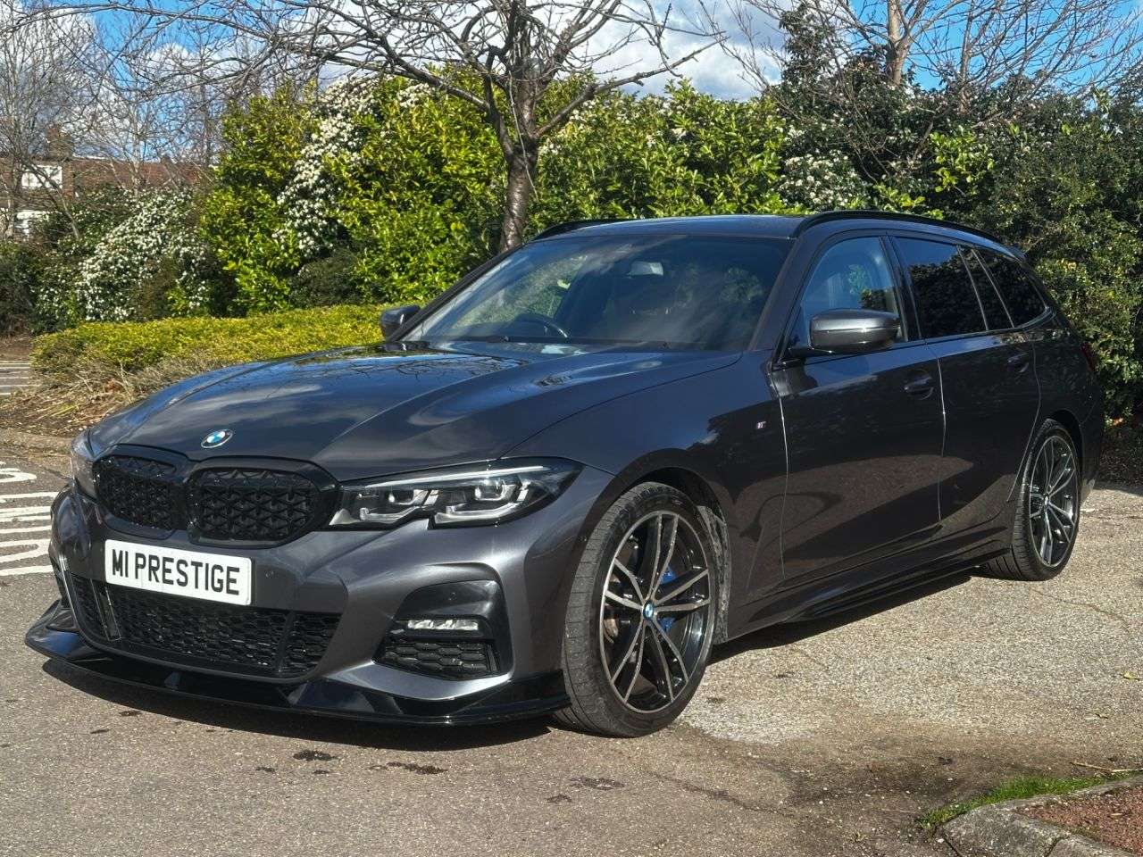 A 2021 BMW 3 SERIES 2.0 320i M Sport Touring 5dr Petrol Auto Euro 6 (s/s) (184 ps) REVCAM-CAR P A 2021 BMW 3 SERIES 2.0 320i M Sport Touring 5dr Petrol Auto Euro 6 (s/s) (184 ps) REVCAM-CAR P