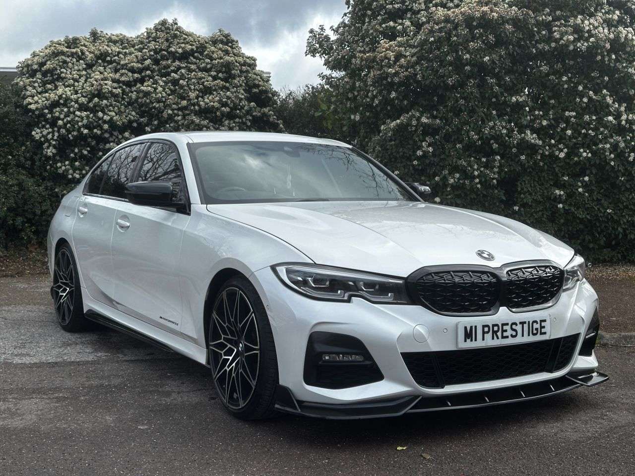 A 2020 BMW 3 SERIES 2.0 320i M Sport Saloon 4dr Petrol Auto Euro 6 (s/s) (184 ps) TECH PK-HUD-H A 2020 BMW 3 SERIES 2.0 320i M Sport Saloon 4dr Petrol Auto Euro 6 (s/s) (184 ps) TECH PK-HUD-H