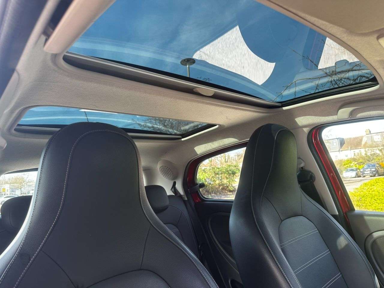 A 2017 SMART FORFOUR 1.0 Prime (Premium) Hatchback 5dr Petrol Twinamic Euro 6 (s/s) (71 ps) HEAT A 2017 SMART FORFOUR 1.0 Prime (Premium) Hatchback 5dr Petrol Twinamic Euro 6 (s/s) (71 ps) HEAT