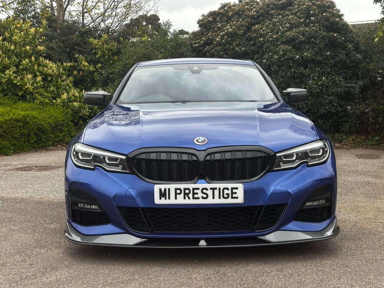 A 2019 BMW 3 SERIES 2.0 320i M Sport Saloon 4dr Petrol Auto Euro 6 (s/s) (184 ps) CARBON STYLE A 2019 BMW 3 SERIES 2.0 320i M Sport Saloon 4dr Petrol Auto Euro 6 (s/s) (184 ps) CARBON STYLE