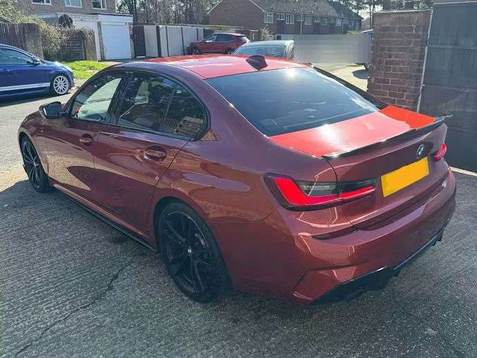 A 2019 BMW 3 SERIES 2.0 320i M Sport Saloon 4dr Petrol Auto Euro 6 (s/s) (184 ps) HUD-H/KARDON- A 2019 BMW 3 SERIES 2.0 320i M Sport Saloon 4dr Petrol Auto Euro 6 (s/s) (184 ps) HUD-H/KARDON-