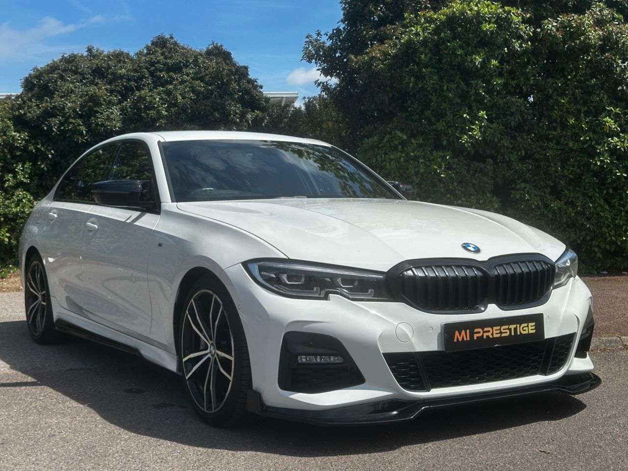 A 2020 BMW 3 SERIES 2.0 330i M Sport Saloon 4dr Petrol Auto Euro 6 (s/s) (258 ps) M SPORT PLUS A 2020 BMW 3 SERIES 2.0 330i M Sport Saloon 4dr Petrol Auto Euro 6 (s/s) (258 ps) M SPORT PLUS