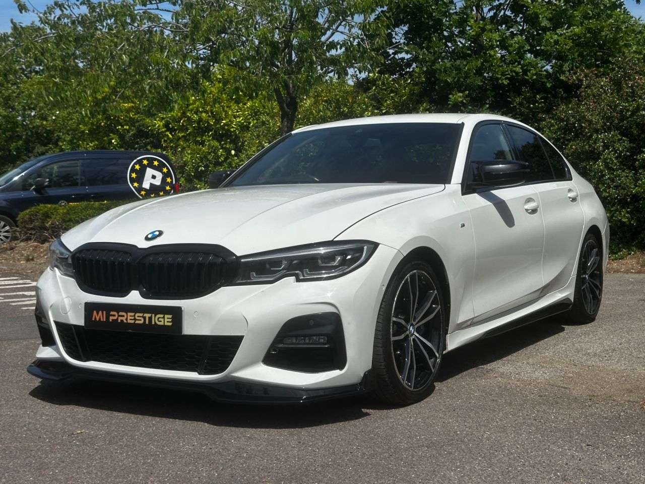 A 2020 BMW 3 SERIES 2.0 330i M Sport Saloon 4dr Petrol Auto Euro 6 (s/s) (258 ps) M SPORT PLUS A 2020 BMW 3 SERIES 2.0 330i M Sport Saloon 4dr Petrol Auto Euro 6 (s/s) (258 ps) M SPORT PLUS