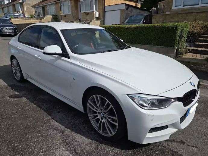 A 2015 BMW 3 SERIES 2.0 328i M Sport Saloon 4dr Petrol Auto Euro 6 (s/s) (245 ps) HK-MEDIA PK-P A 2015 BMW 3 SERIES 2.0 328i M Sport Saloon 4dr Petrol Auto Euro 6 (s/s) (245 ps) HK-MEDIA PK-P