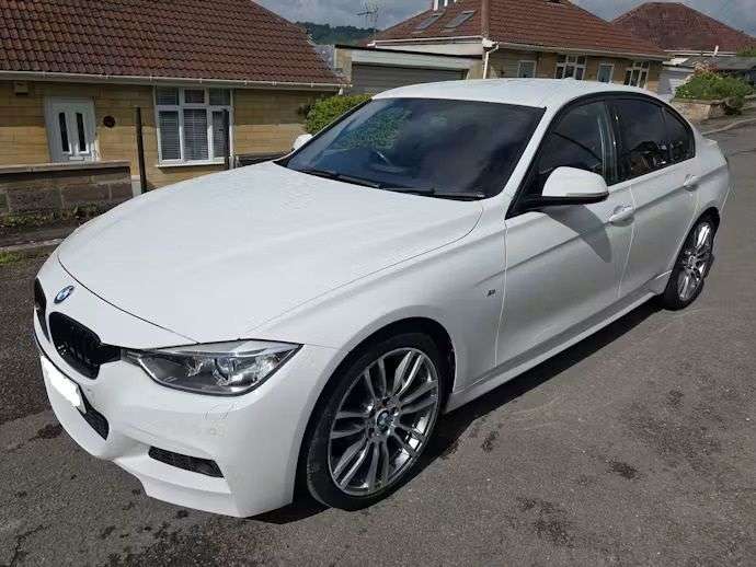 A 2015 BMW 3 SERIES 2.0 328i M Sport Saloon 4dr Petrol Auto Euro 6 (s/s) (245 ps) HK-MEDIA PK-P A 2015 BMW 3 SERIES 2.0 328i M Sport Saloon 4dr Petrol Auto Euro 6 (s/s) (245 ps) HK-MEDIA PK-P