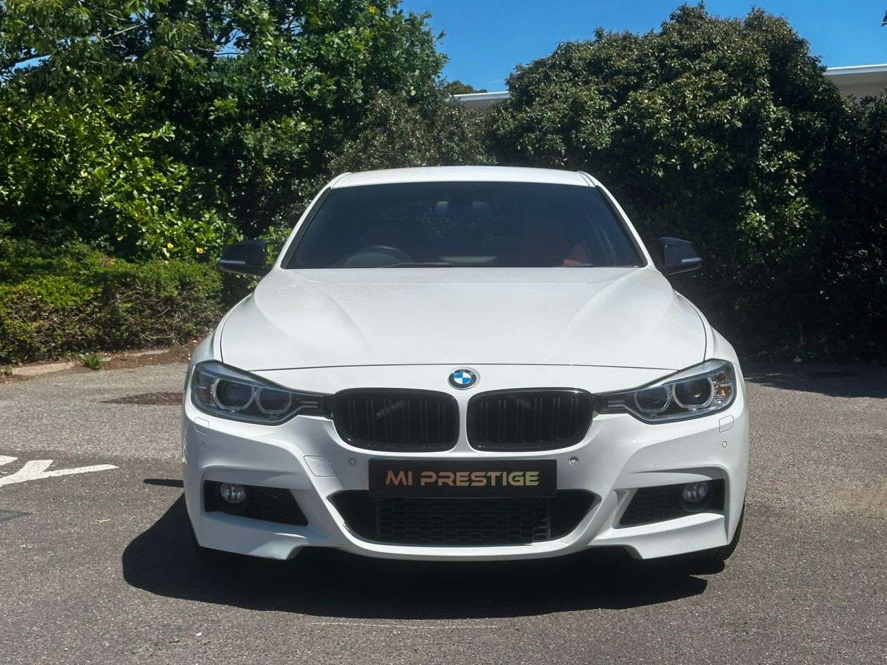 A 2015 BMW 3 SERIES 2.0 328i M Sport Saloon 4dr Petrol Auto Euro 6 (s/s) (245 ps) HK-MEDIA PK-P A 2015 BMW 3 SERIES 2.0 328i M Sport Saloon 4dr Petrol Auto Euro 6 (s/s) (245 ps) HK-MEDIA PK-P
