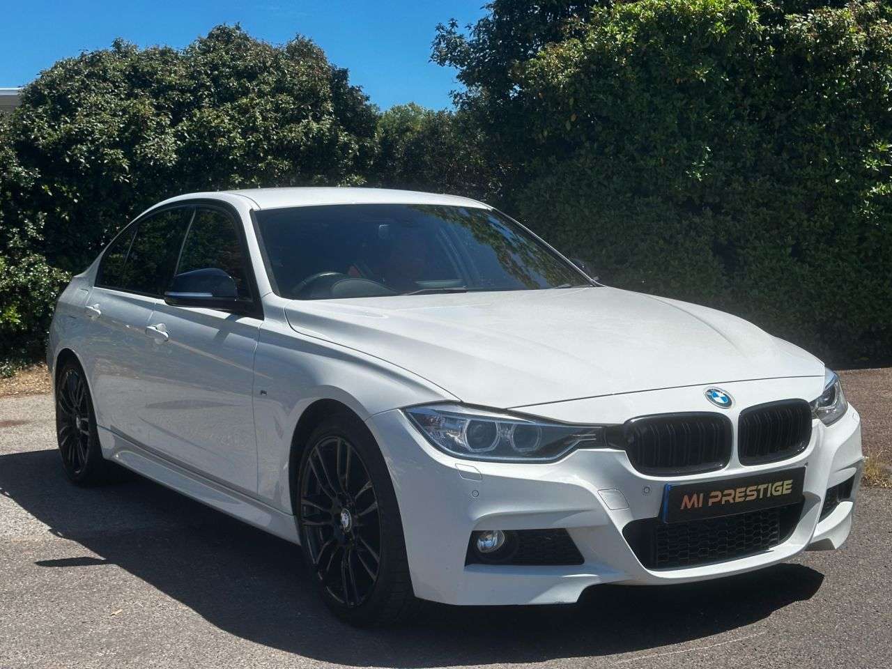 A 2015 BMW 3 SERIES 2.0 328i M Sport Saloon 4dr Petrol Auto Euro 6 (s/s) (245 ps) HK-MEDIA PK-P A 2015 BMW 3 SERIES 2.0 328i M Sport Saloon 4dr Petrol Auto Euro 6 (s/s) (245 ps) HK-MEDIA PK-P