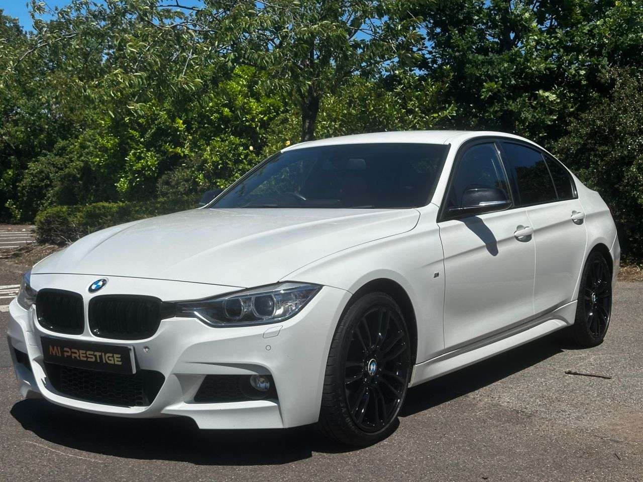 A 2015 BMW 3 SERIES 2.0 328i M Sport Saloon 4dr Petrol Auto Euro 6 (s/s) (245 ps) HK-MEDIA PK-P A 2015 BMW 3 SERIES 2.0 328i M Sport Saloon 4dr Petrol Auto Euro 6 (s/s) (245 ps) HK-MEDIA PK-P