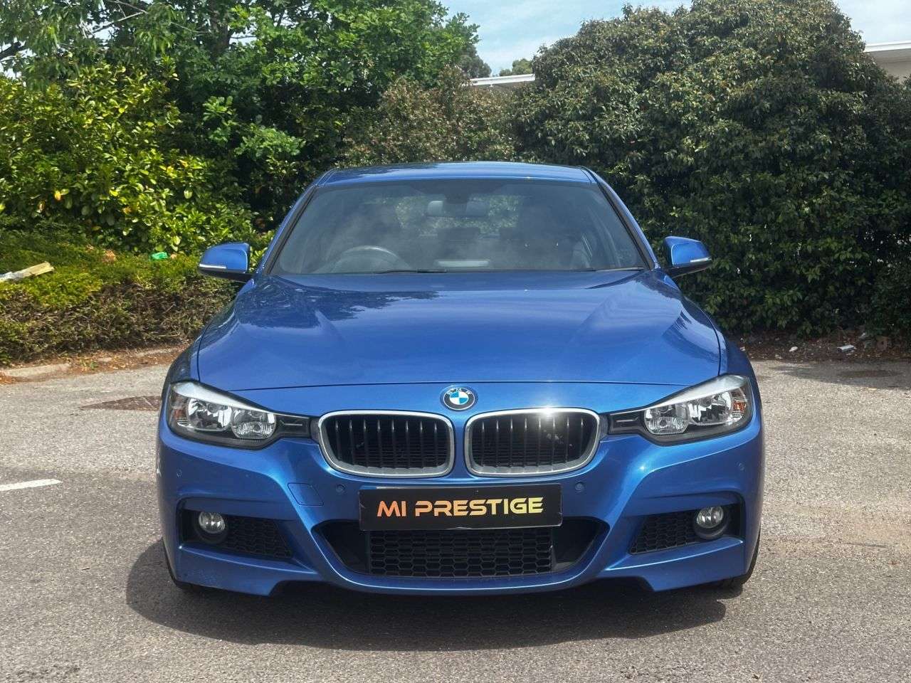A 2012 BMW 3 SERIES 2.0 320i M Sport Saloon 4dr Petrol Manual xDrive Euro 5 (s/s) (184 ps) BLAC A 2012 BMW 3 SERIES 2.0 320i M Sport Saloon 4dr Petrol Manual xDrive Euro 5 (s/s) (184 ps) BLAC