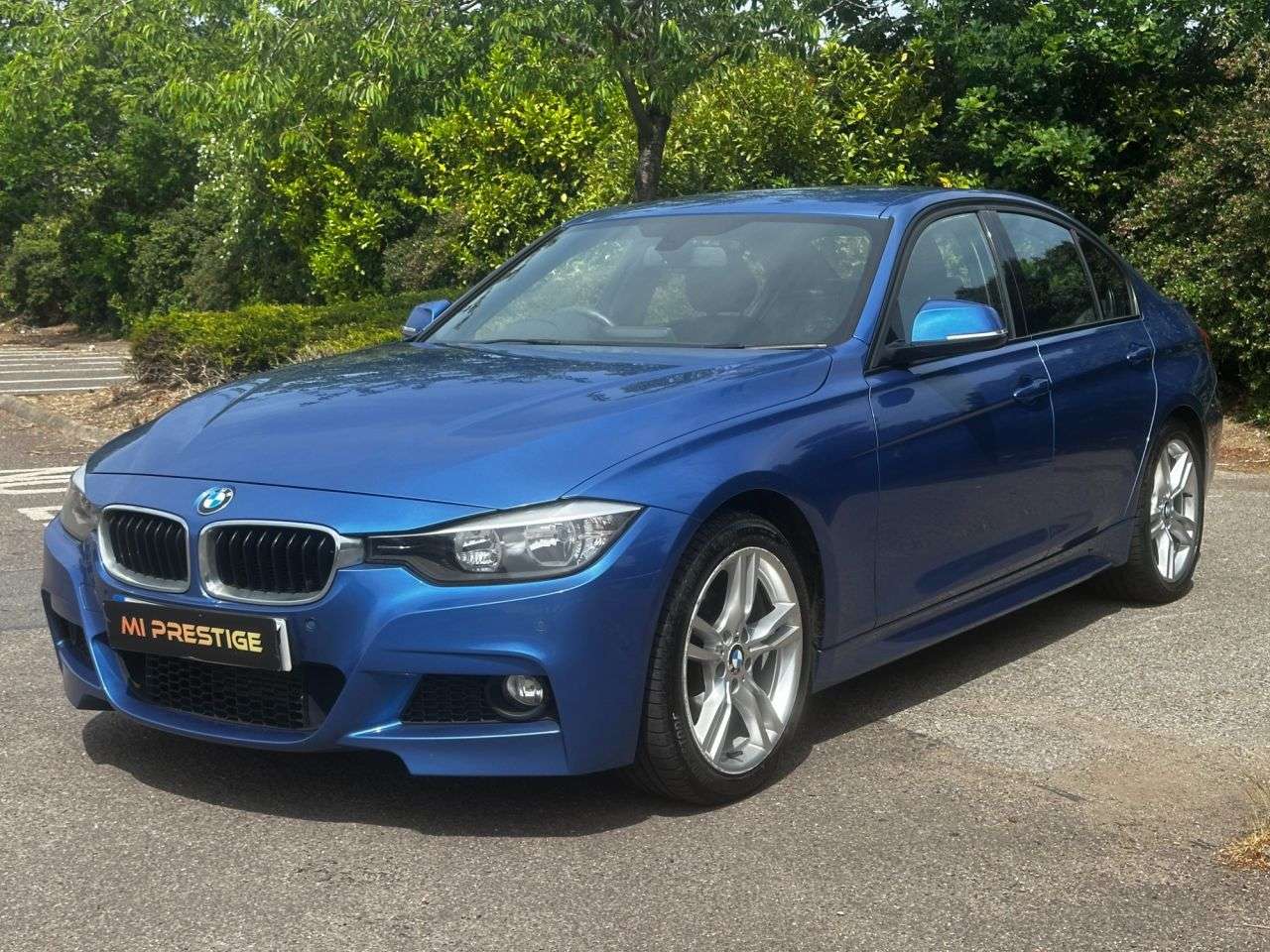 A 2012 BMW 3 SERIES 2.0 320i M Sport Saloon 4dr Petrol Manual xDrive Euro 5 (s/s) (184 ps) BLAC A 2012 BMW 3 SERIES 2.0 320i M Sport Saloon 4dr Petrol Manual xDrive Euro 5 (s/s) (184 ps) BLAC