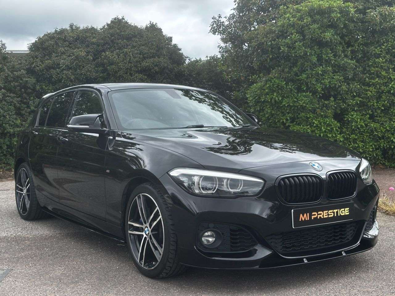 A 2019 BMW 1 SERIES 1.5 118i GPF M Sport Shadow Edition Hatchback 5dr Petrol Manual Euro 6 (s/s A 2019 BMW 1 SERIES 1.5 118i GPF M Sport Shadow Edition Hatchback 5dr Petrol Manual Euro 6 (s/s