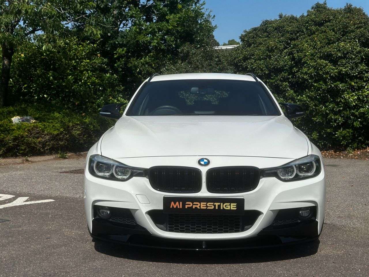A 2017 BMW 3 SERIES 2.0 320d M Sport Shadow Edition Touring 5dr Diesel Auto Euro 6 (s/s) (190 p A 2017 BMW 3 SERIES 2.0 320d M Sport Shadow Edition Touring 5dr Diesel Auto Euro 6 (s/s) (190 p