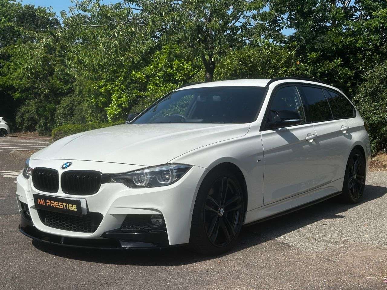 A 2017 BMW 3 SERIES 2.0 320d M Sport Shadow Edition Touring 5dr Diesel Auto Euro 6 (s/s) (190 p A 2017 BMW 3 SERIES 2.0 320d M Sport Shadow Edition Touring 5dr Diesel Auto Euro 6 (s/s) (190 p
